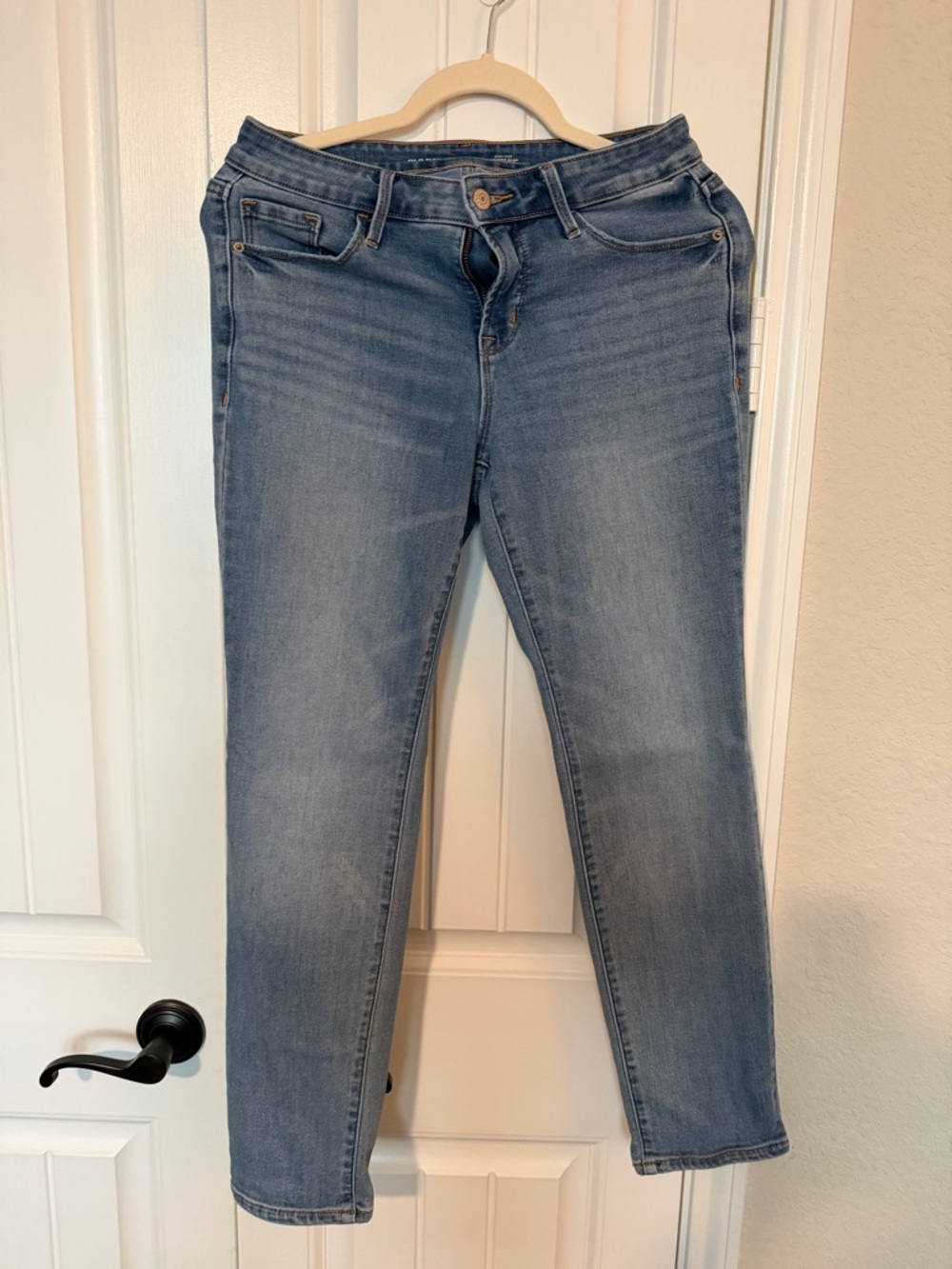Old Navy High Rise Power Slim Straight Leg Jeans in Light Blue Wash 8P